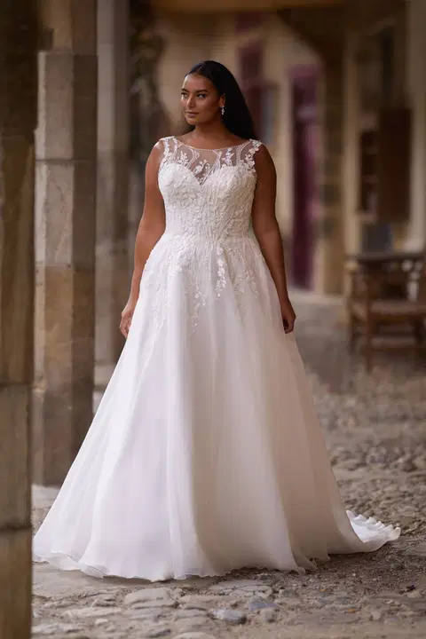 Style 27328 wedding dress by Très Chic, A-line, organza