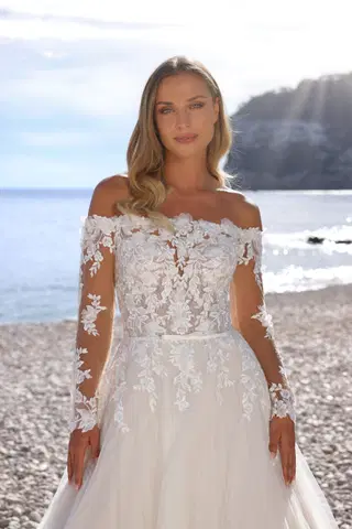Anja by Azuree Bridal - view 4 of 5