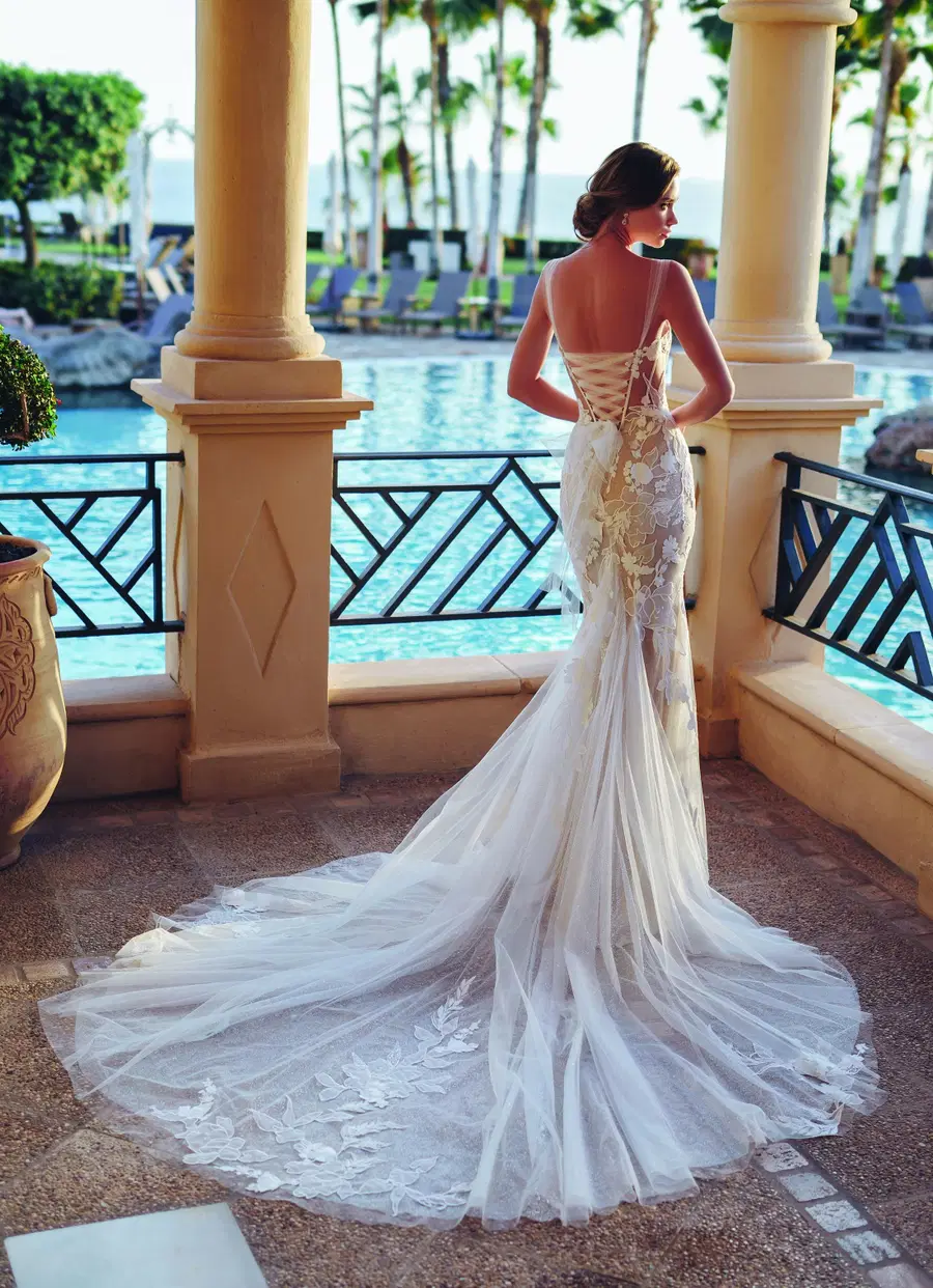SLOANE by Enzoani - view 5 of 6