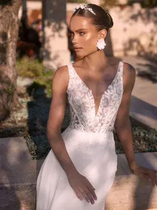 Ione by Bianco Evento - view 5 of 5