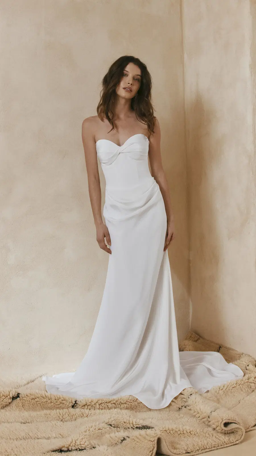 Madaleine by Anna Kara: Fit & Flare silhouette, sweetheart neckline, separate sleeves, crepe