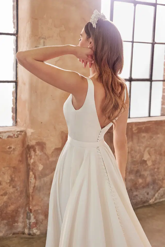 Eloise by Josephine Scott - view 8 of 11