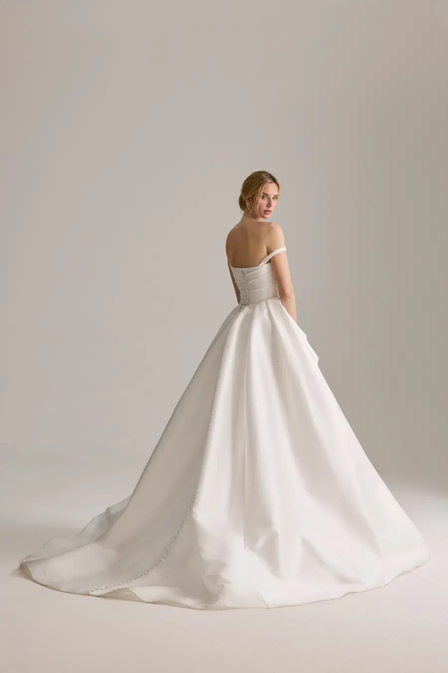 Lucienne by Josephine Scott - view 3 of 7