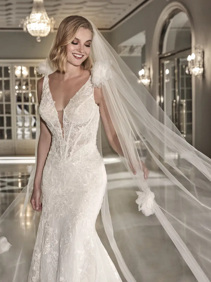 DIANI by Pronovias Privée - view 3 of 3