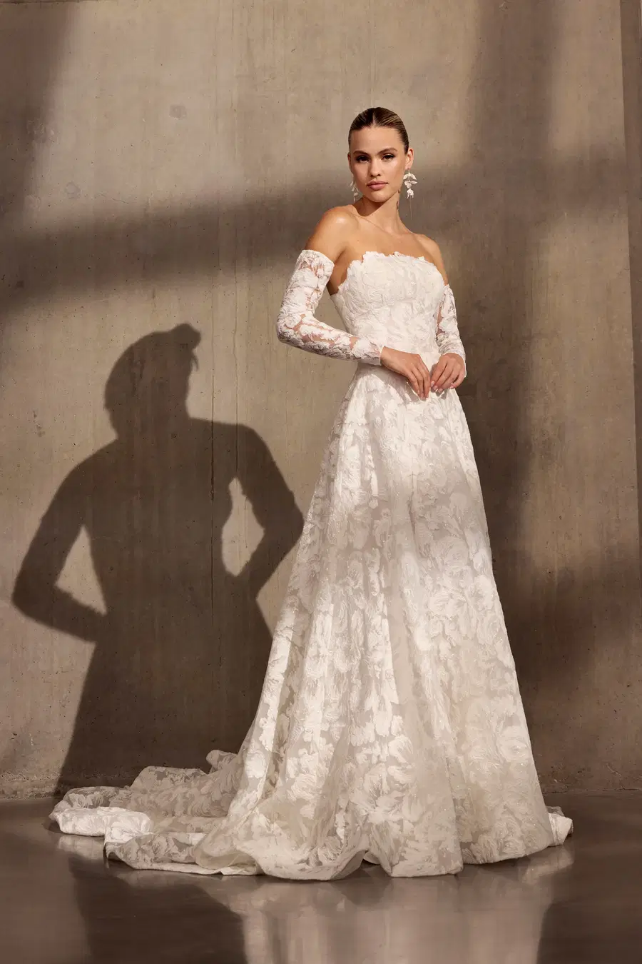 Amara by Avenue by Josephine Scott - view 3 of 6