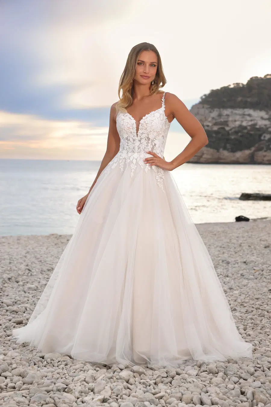 Bahar by Azuree Bridal: A-Line silhouette, deep V-neck neckline, sleeveless, lace