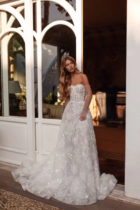 Charming wedding dress by Tina Valerdi, ball gown, tulle