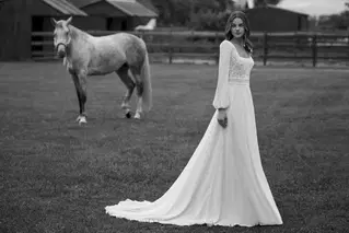 Neimy by Alma Novia - view 7 of 7