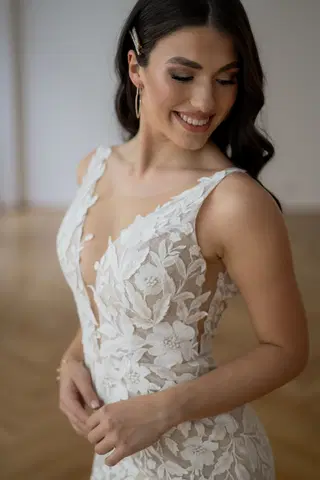 Luisa by Fan Xia - view 7 of 8