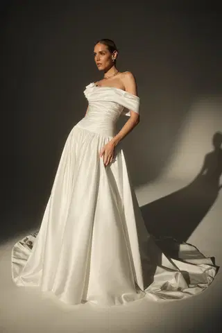 LE171-1 by Casablanca Bridal - view 4 of 7