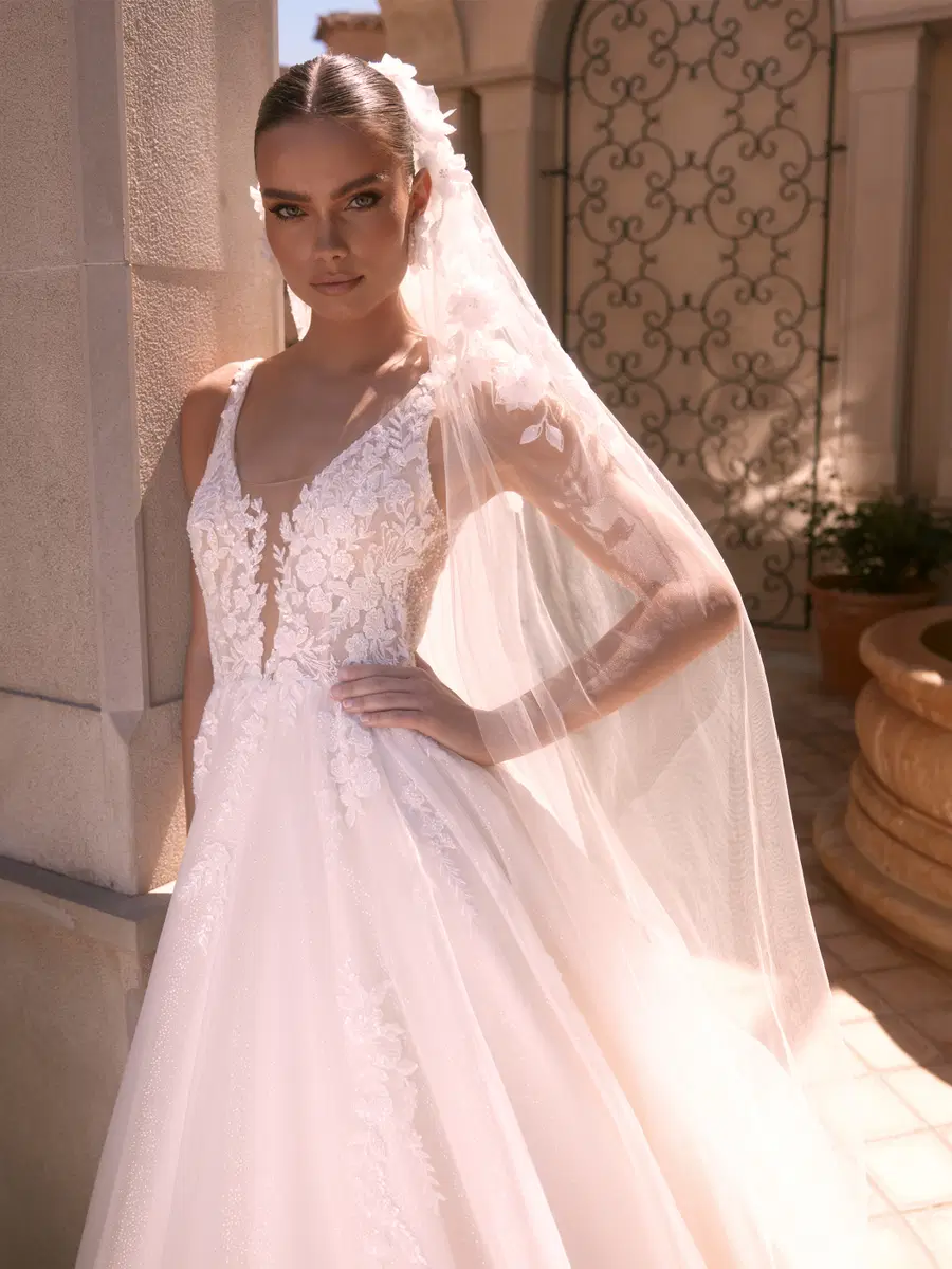 Clorinde by Bianco Evento - view 6 of 6