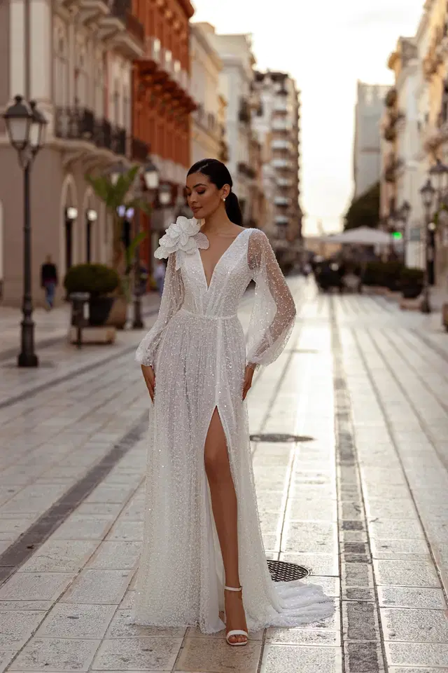 Awesome by Carfelli: Trumpet silhouette, deep V-neck neckline, long sleeves, lace