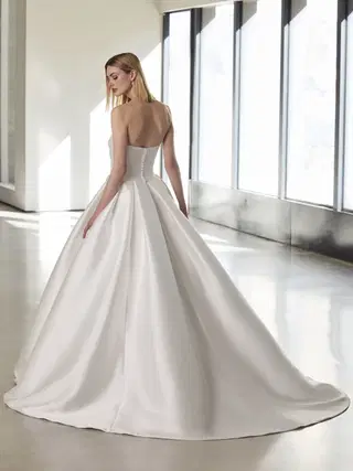 JANETTE by Pronovias - view 2 of 5