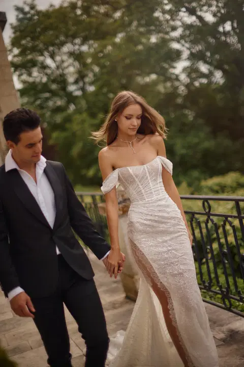 Saga wedding dress by Eva Lendel, fit & flare, lace