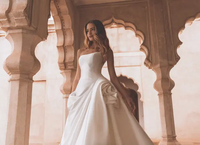 Vera by Enzoani - view 10 of 10