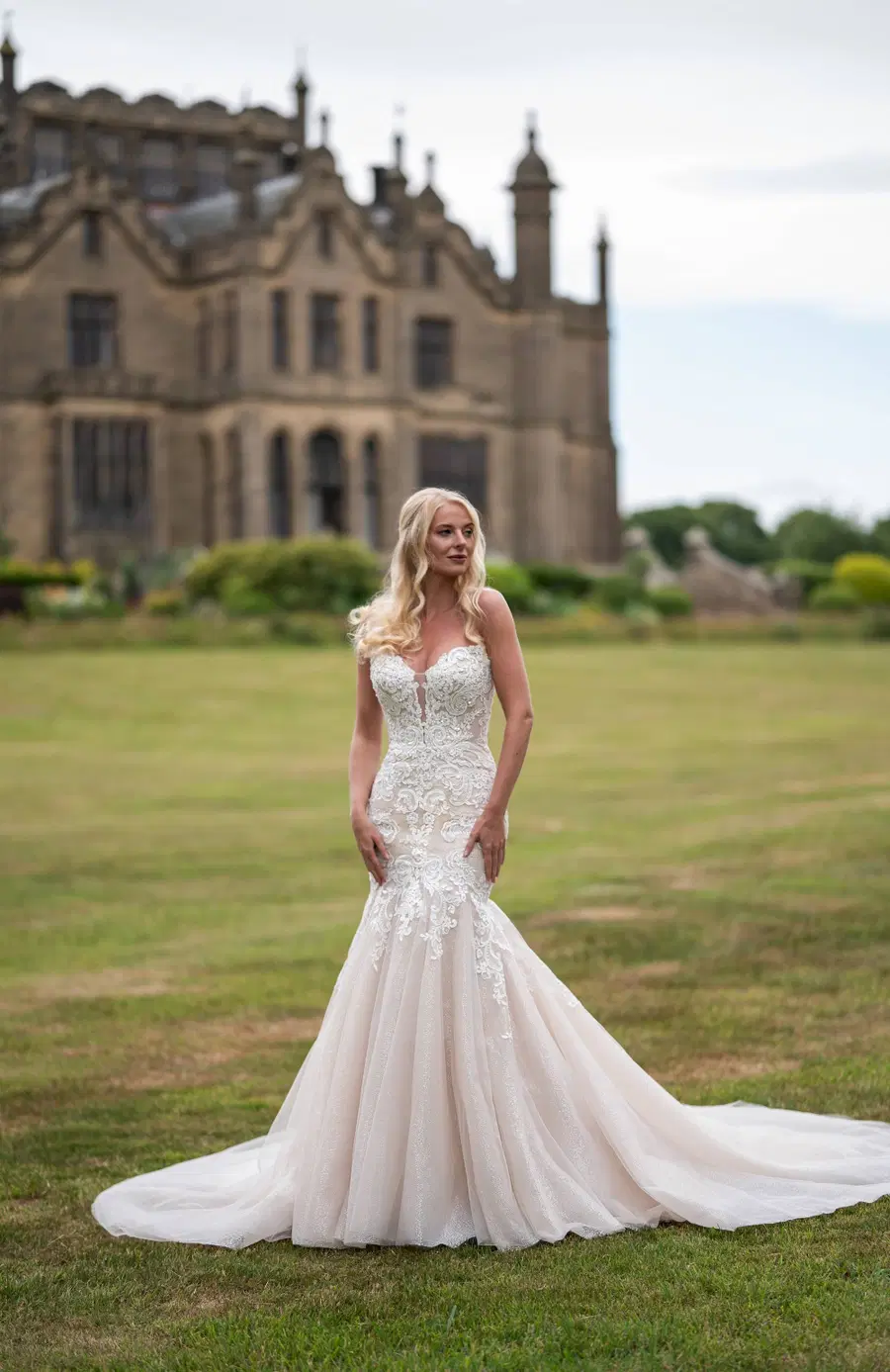 RB2239 by Rachel Allan: Mermaid silhouette, sweetheart neckline, sleeveless, lace