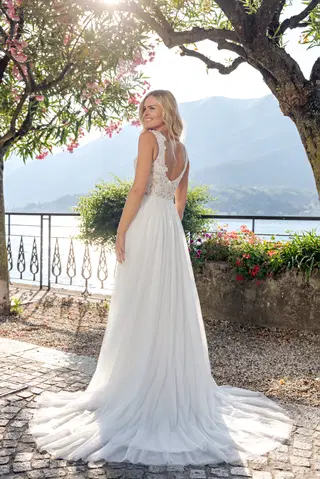 VN57 ivory by Vera Nova - view 3 of 4