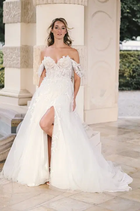 Cesaria wedding dress by Amo & Luv, ball gown, tulle