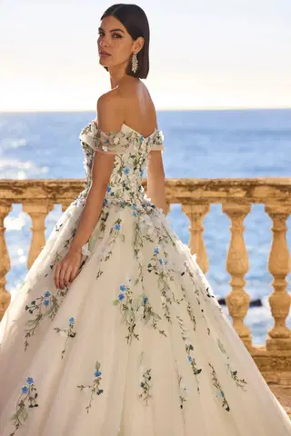 Harela by Veni Infantino - view 4 of 4