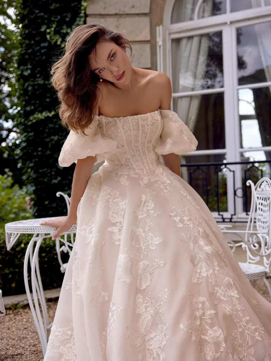 Monet by Justin Alexander - view 5 of 5