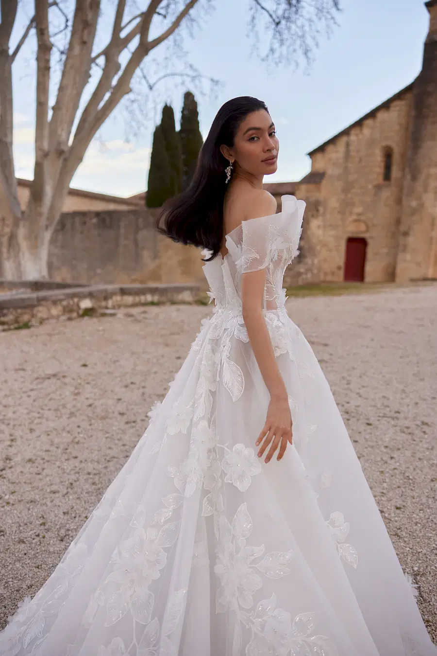 Suzanne Flon by Innocentia Divina - view 3 of 3