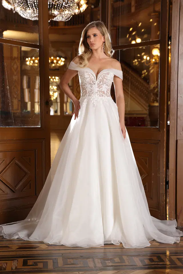 Busra by Azuree Bridal: A-Line silhouette, deep V-neck neckline, sleeveless, lace