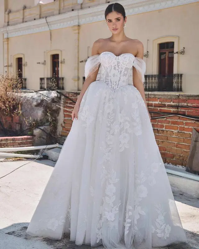 LA25253 Annelia by Calla Blanche: Ball Gown silhouette, sweetheart neckline, tulle