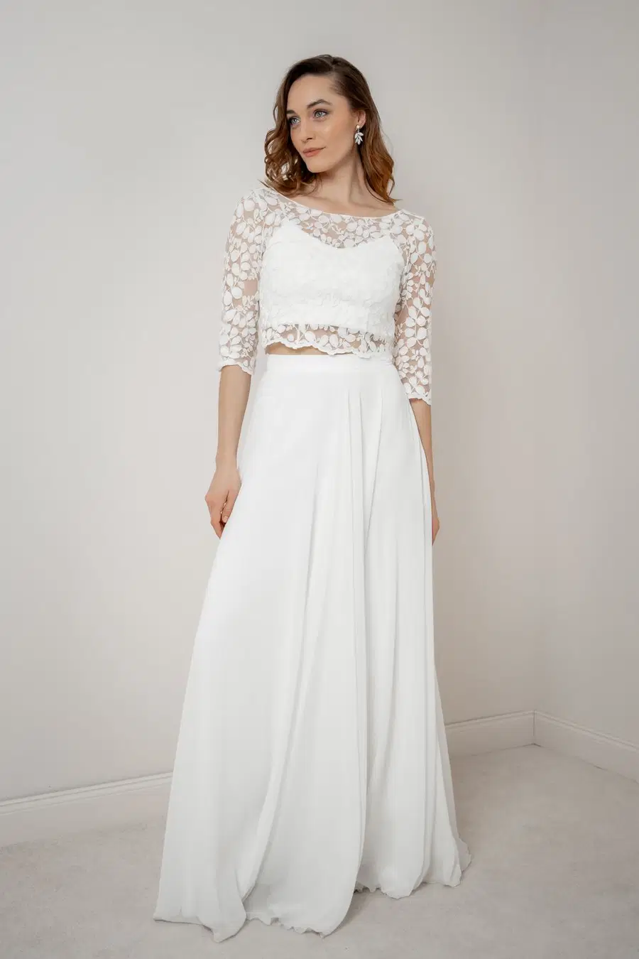 Top Heda by noni: Two-Piece silhouette, boat neck neckline, three-quarter sleeves, lace