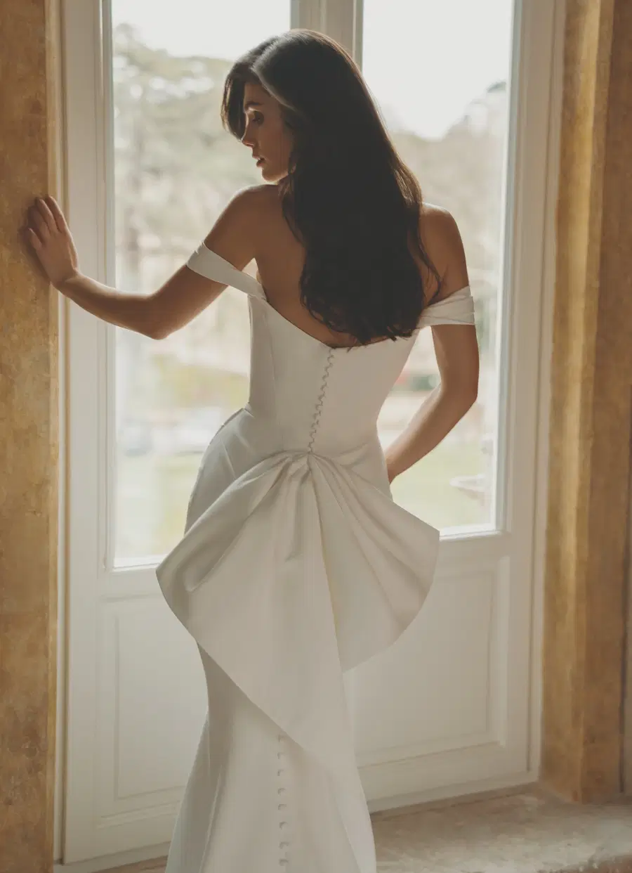 Trisha by Enzoani - view 5 of 5