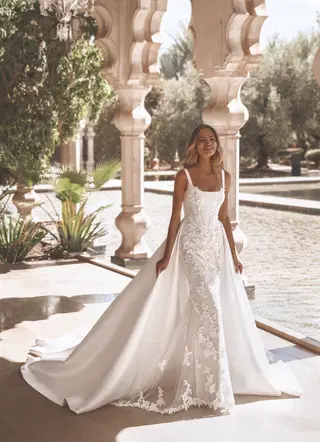 Vee by Enzoani - view 2 of 10