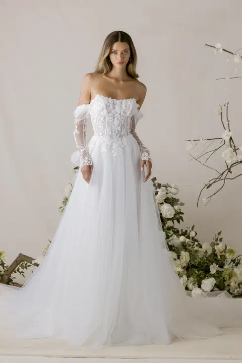 Étoile 1050005 wedding dress by Mori Lee, tulle