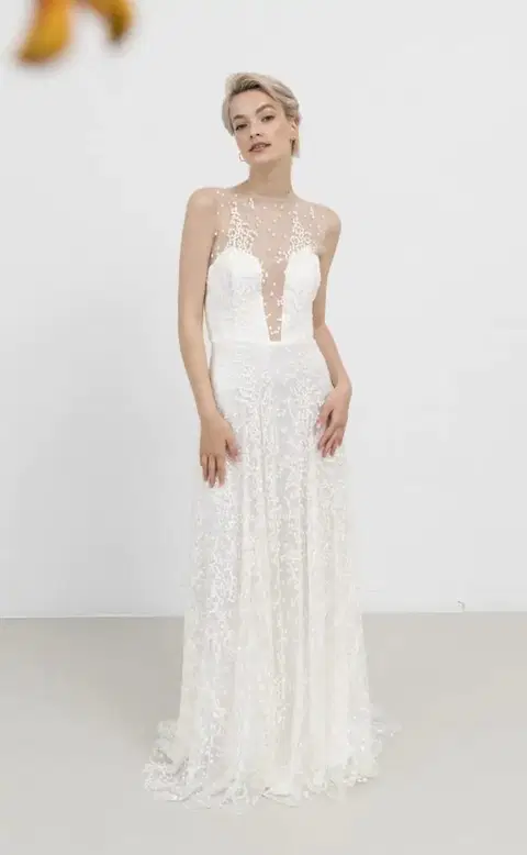 Million Dots wedding dress by Kisui, A-line, tulle