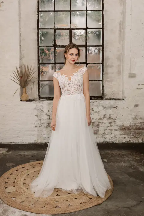 Rabea wedding dress by Esther Hofmann, A-line, lace