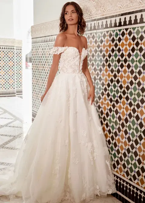 Meet Me in St. Louis wedding dress by Dando London, ball gown, tulle
