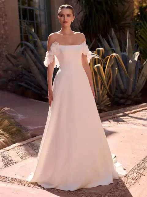 Betsi wedding dress by Bianco Evento, A-line, tulle
