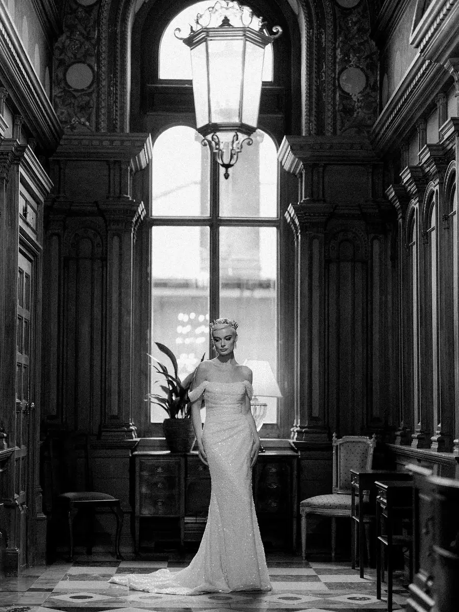 Eva by Avenue by Josephine Scott - view 2 of 7