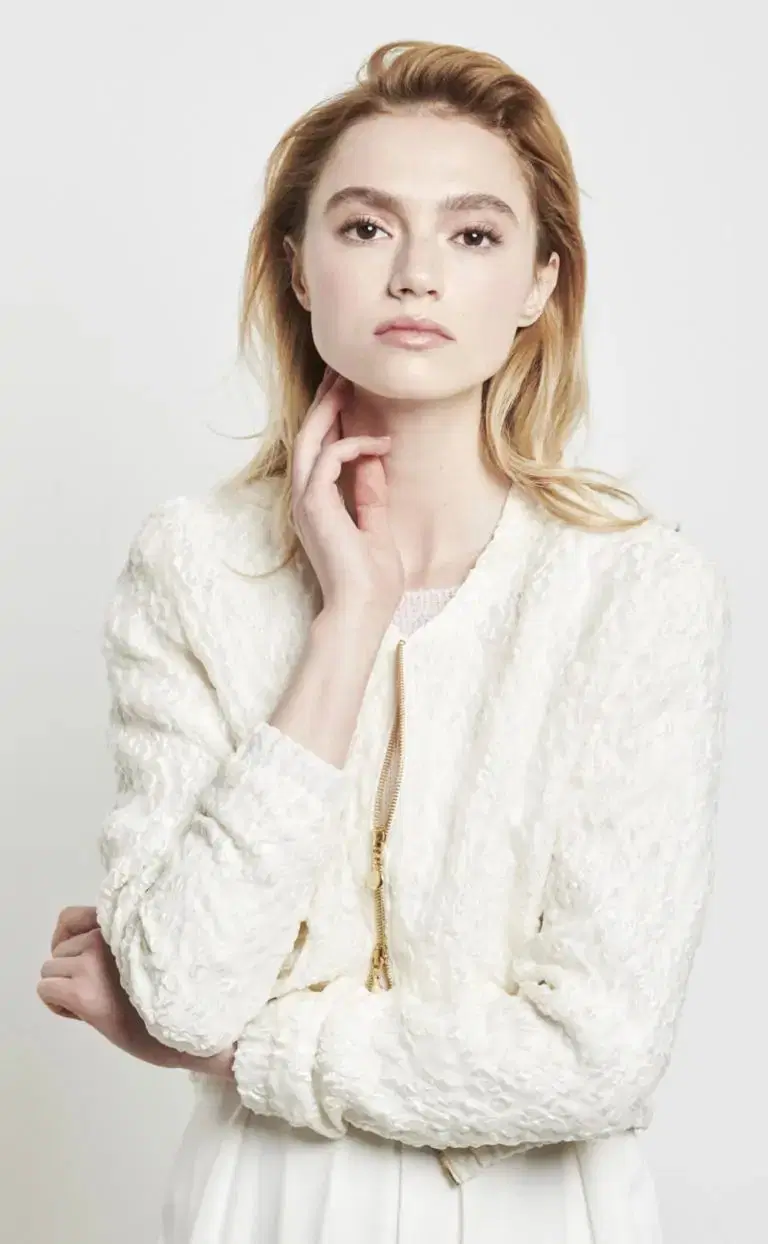 Ala Flowers by Kisui: Two-Piece silhouette, straight neckline, long sleeves
