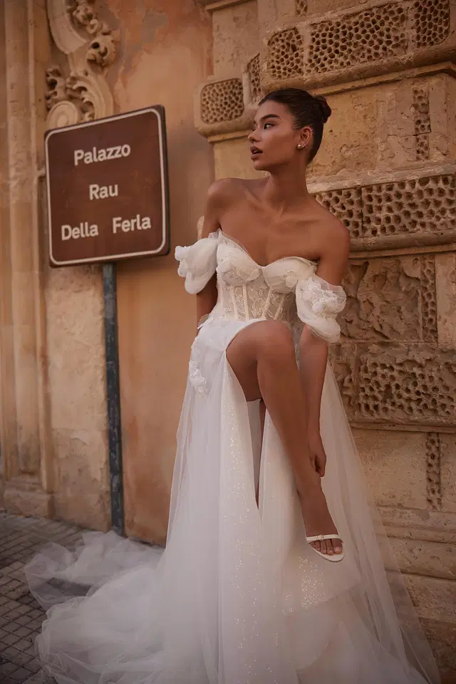 Arnella by Anne Mariée - view 2 of 4