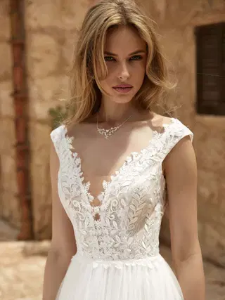 JOLIE by Bianco Evento - view 3 of 4