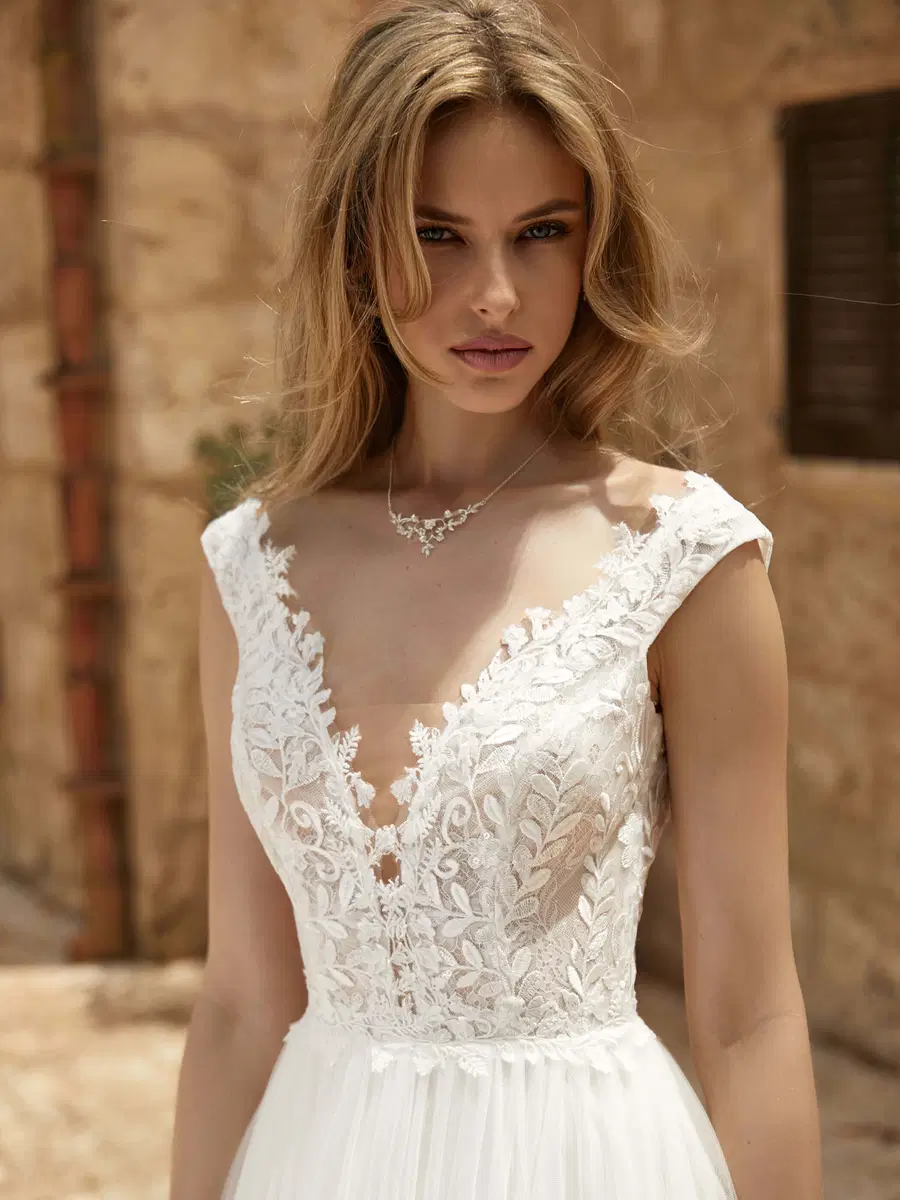 JOLIE by Bianco Evento - view 3 of 4