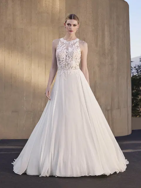 Banya wedding dress by Pronovias, A-line, lace