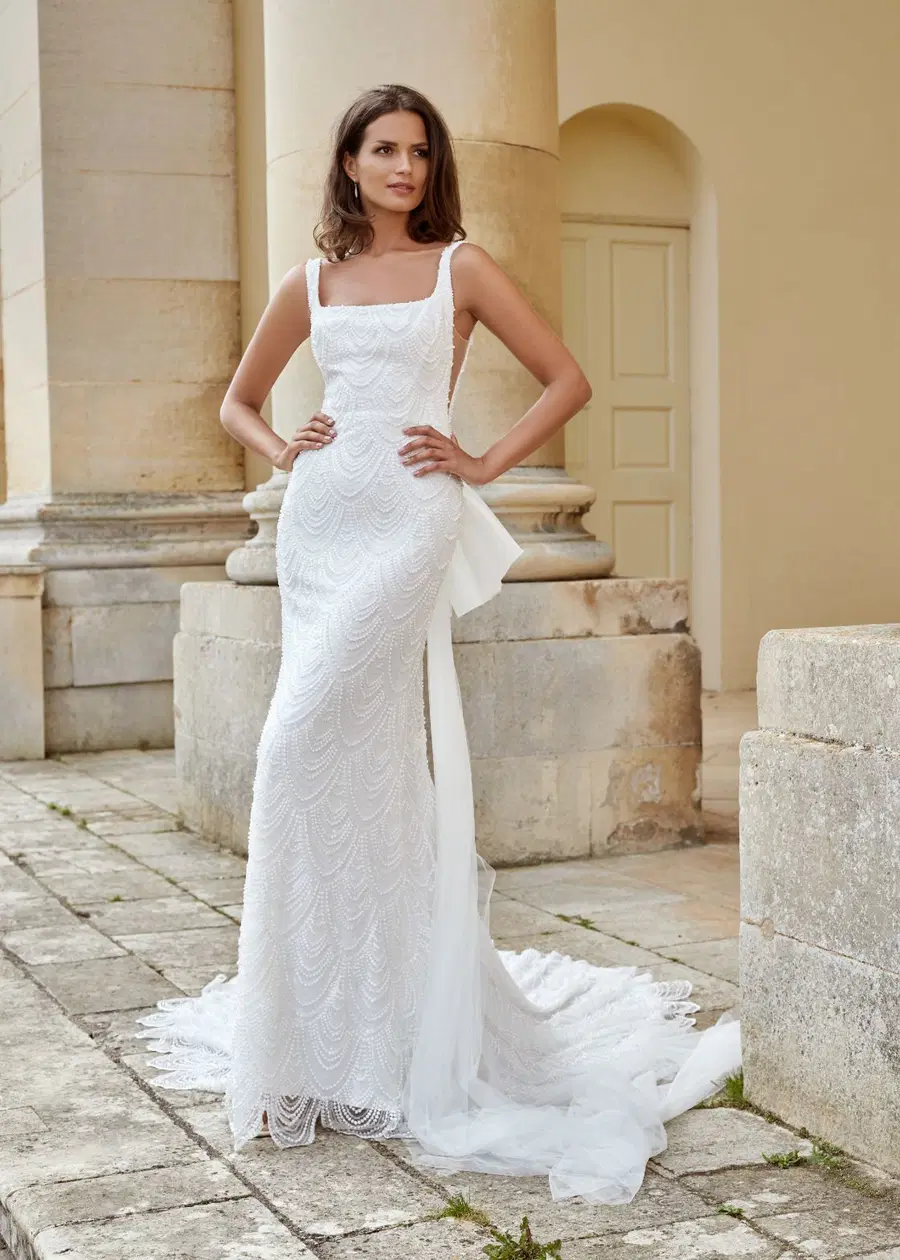 SUGAR by Dando London: Mermaid silhouette, square neckline, sleeveless, tulle