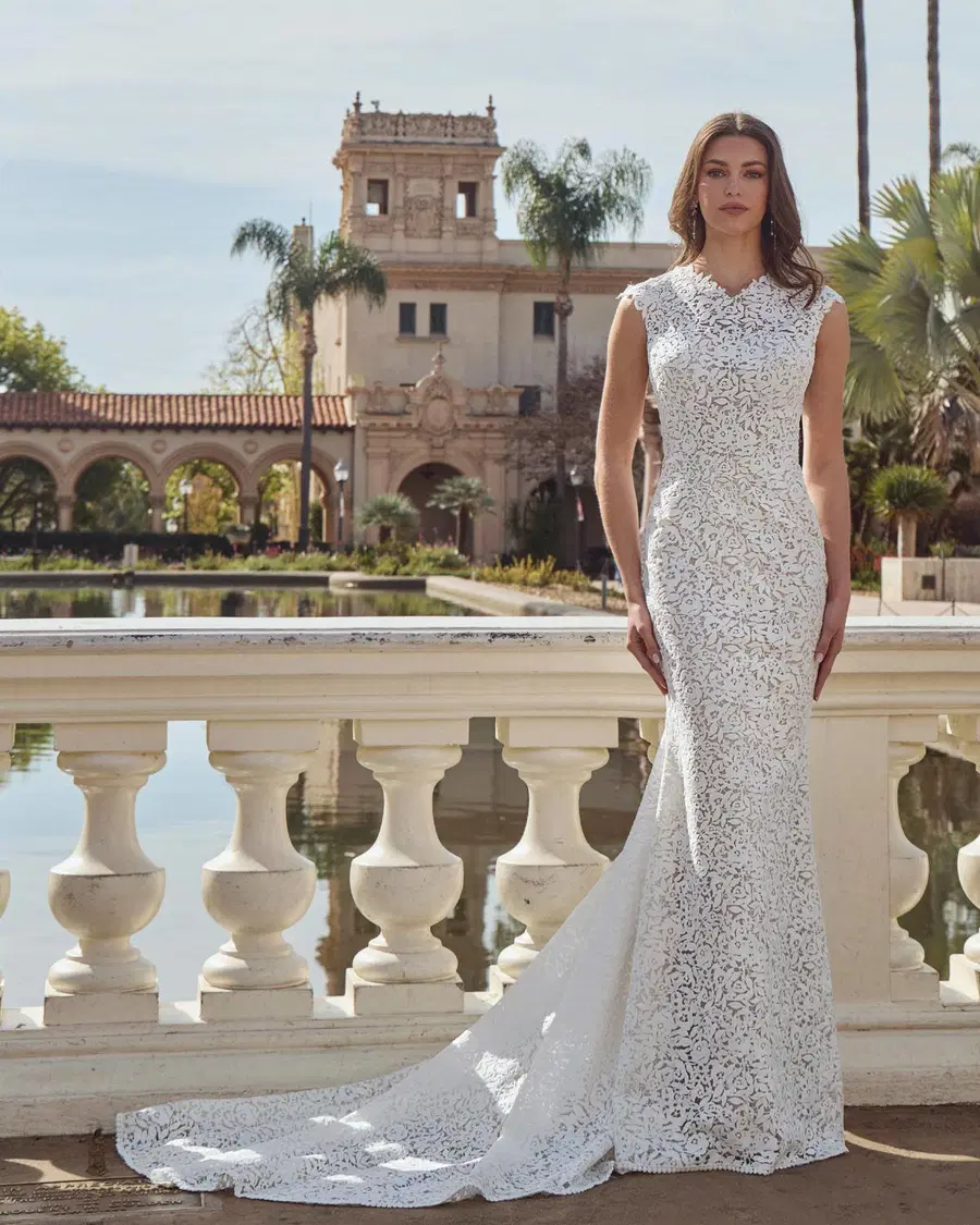 LA26245 Cassia by Calla Blanche: Trumpet silhouette, high / halter neckline, sleeveless, lace