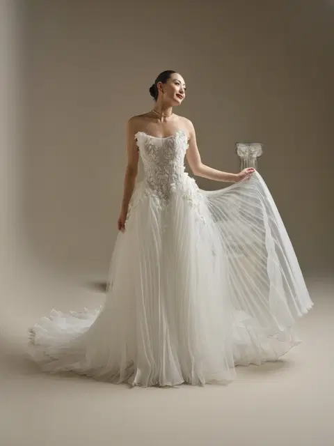 Jayna wedding dress by Sottero & Midgley, ball gown, crepe