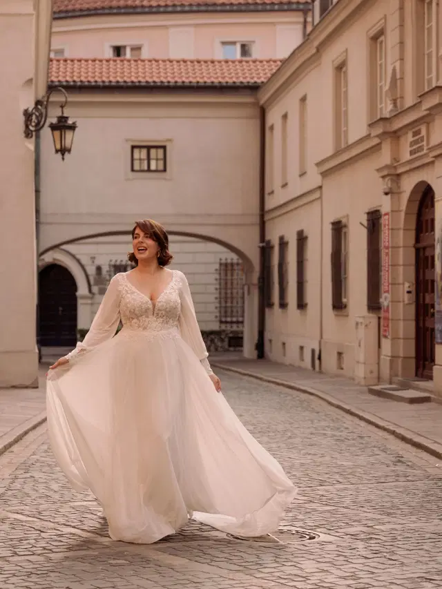 LO-495T by Agnes: A-Line silhouette, deep V-neck neckline, long sleeves, tulle