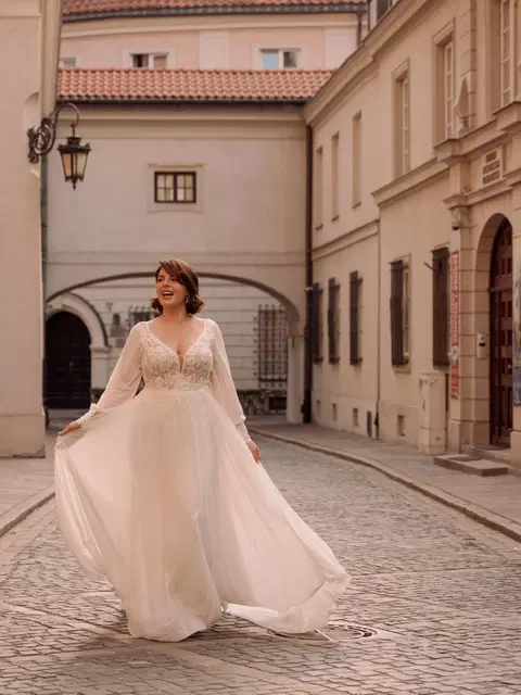 Style LO-495T wedding dress by Agnes, A-line, tulle