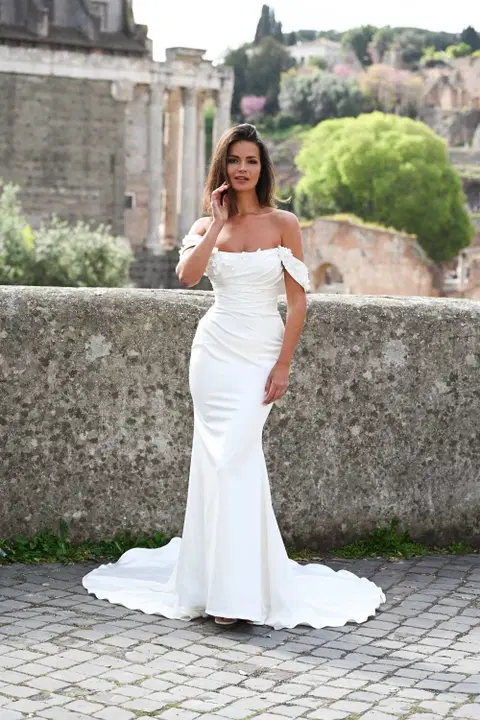 Roma Brautkleid von Dando London, Fit and Flare, Satin