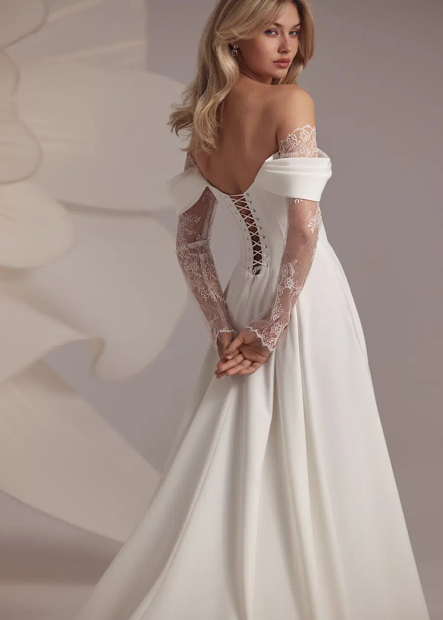Baccara by Eva Lendel - view 3 of 3