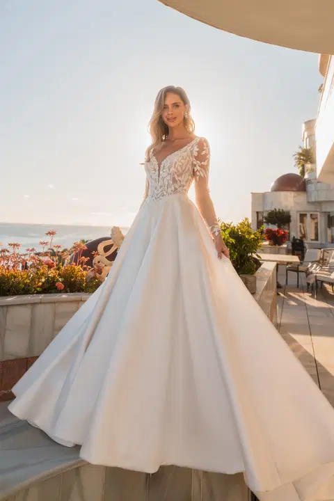 Style 31005 wedding dress by Diane Legrand, A-line, lace