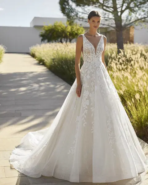 Sheri wedding dress by Adriana Alier, ball gown, lace